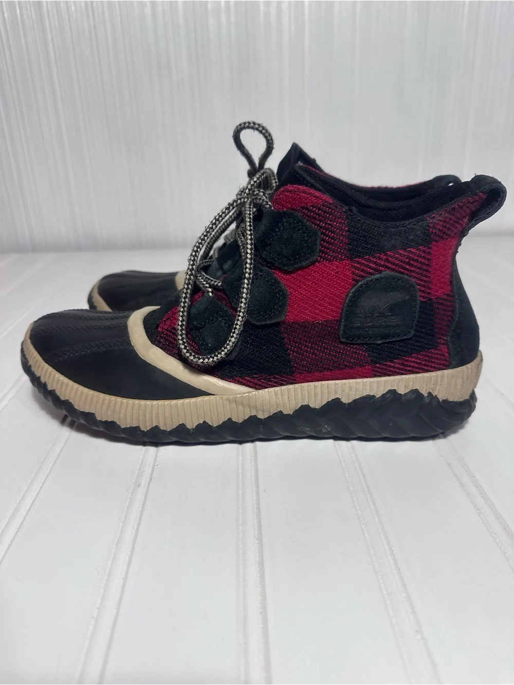Sorel Out N About Duck boots red & black buffalo plaid women’s 7.5